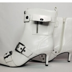 Wild Pair Women's  Moonbeam Stiletto  Buckle Booties Size 8 White/ Silver NWT